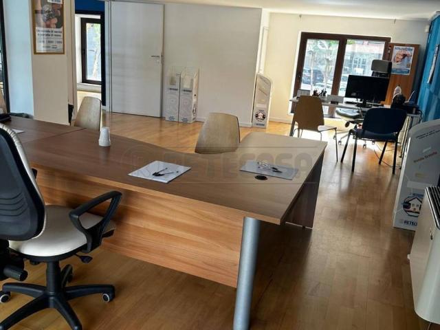 Locale Commerciale in affitto a Neapolis, Siracusa