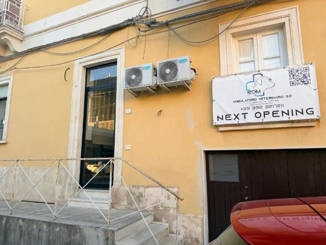 Locale Commerciale in affitto a Belvedere, Siracusa