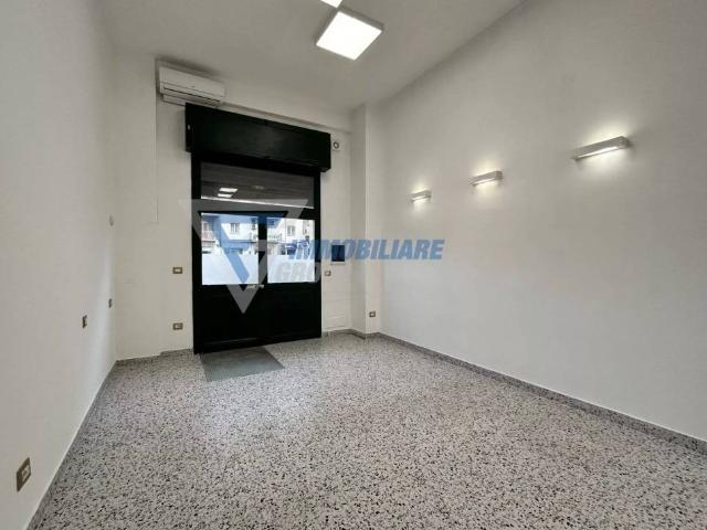 Locale Commerciale in affitto a Neapolis, Siracusa