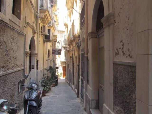 Locale Commerciale in affitto a Ortigia, Siracusa