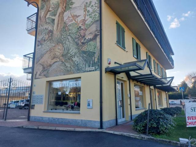 Locale Commerciale in affitto a Mezzana, Somma Lombardo