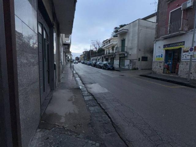 Locale Commerciale in affitto a Borgo Casamale, Somma Vesuviana