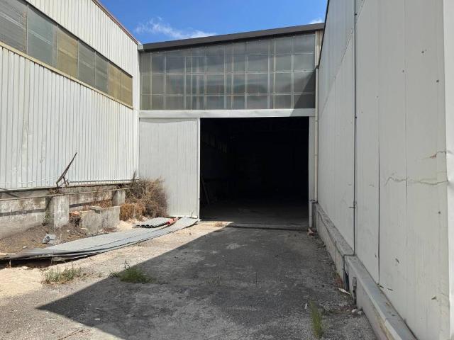 Locale Commerciale in affitto a Santa Maria di Costantinopoli, Somma Vesuviana