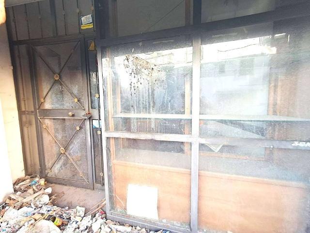 Locale Commerciale in affitto a Starza della Regina, Somma Vesuviana