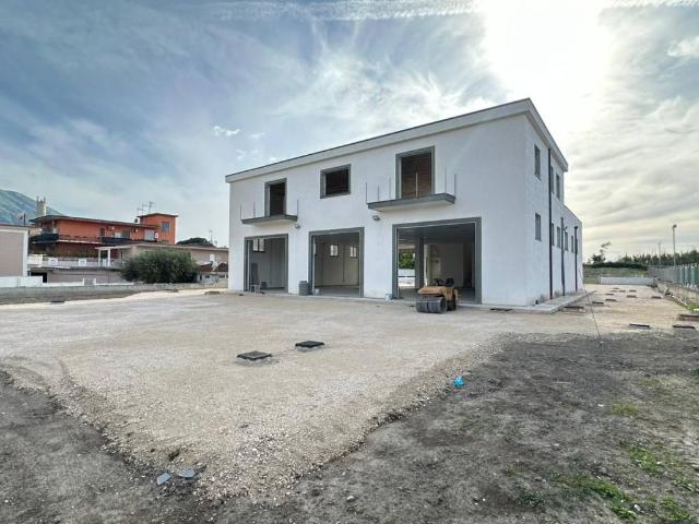 Locale Commerciale in affitto a Borgo Casamale, Somma Vesuviana