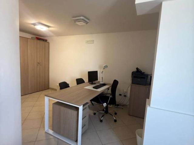 Locale Commerciale in affitto a Borgo Casamale, Somma Vesuviana