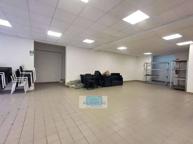 Locale Commerciale in affitto a Borgo Casamale, Somma Vesuviana