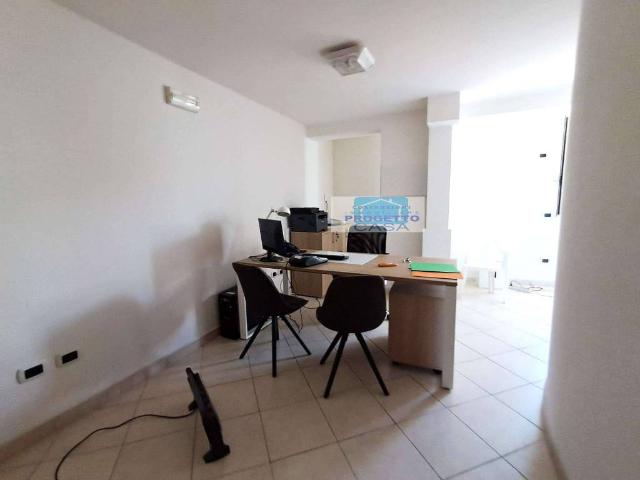 Locale Commerciale in affitto a Borgo Casamale, Somma Vesuviana