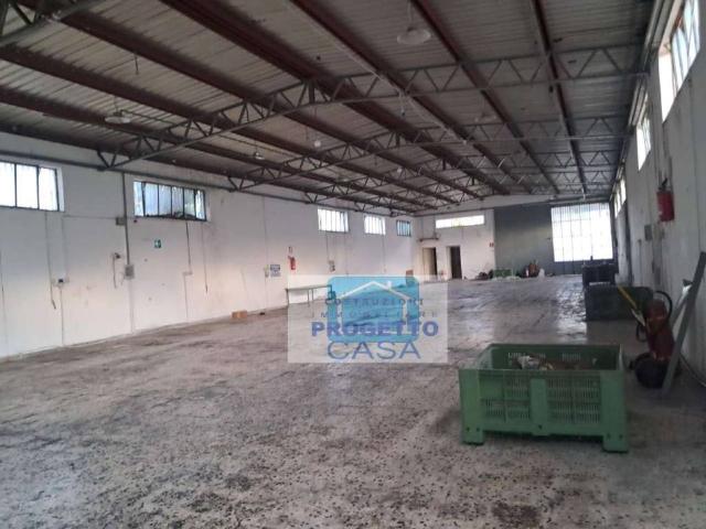 Locale Commerciale in affitto a Borgo Casamale, Somma Vesuviana