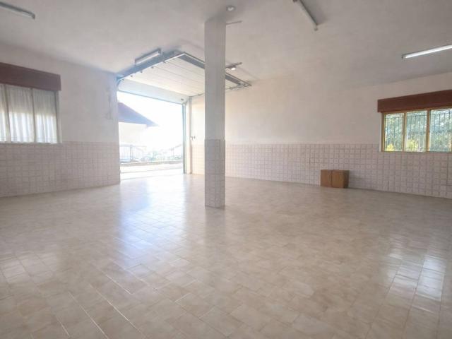 Locale Commerciale in affitto a Piemonte, Cuneo