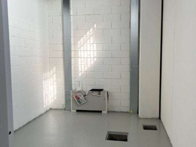 Locale Commerciale in affitto a Palazzolo, Sona