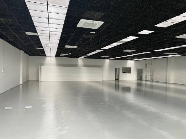 Locale Commerciale in affitto a Palazzolo, Sona