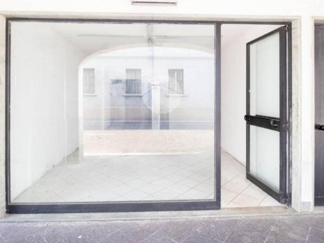 Locale Commerciale in affitto a Soncino, Lombardia