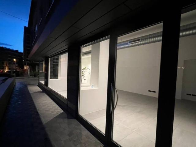 Locale Commerciale in affitto a Campoledro, Sondrio