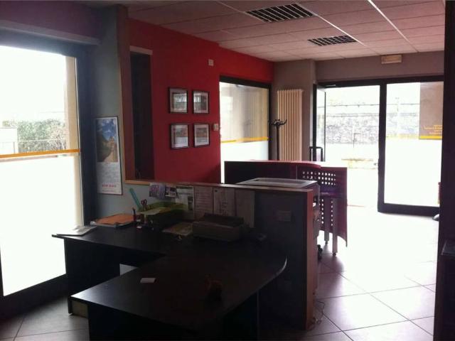 Locale Commerciale in affitto a Campoledro, Sondrio