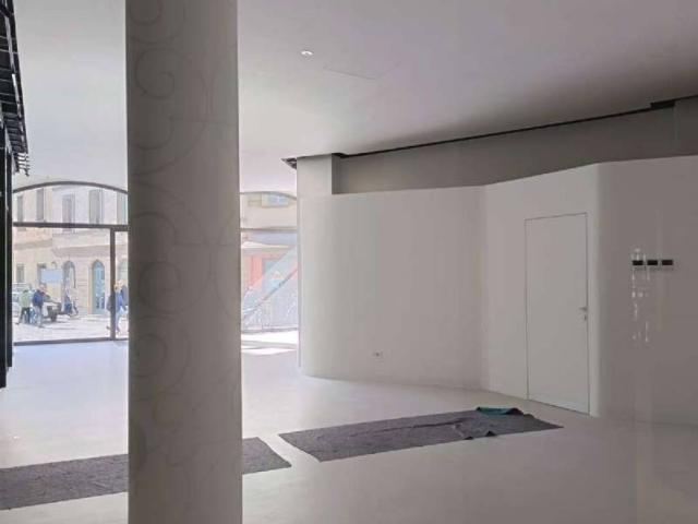 Locale Commerciale in affitto a Campoledro, Sondrio