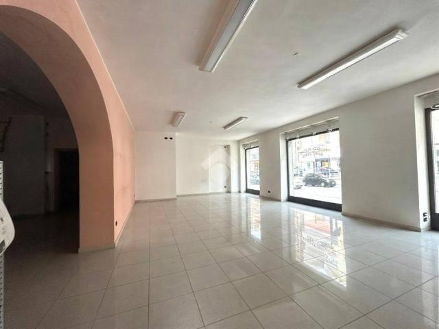 Locale Commerciale in affitto a Campoledro, Sondrio