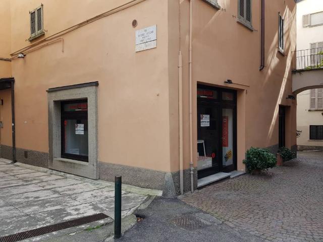 Locale Commerciale in affitto a Campoledro, Sondrio