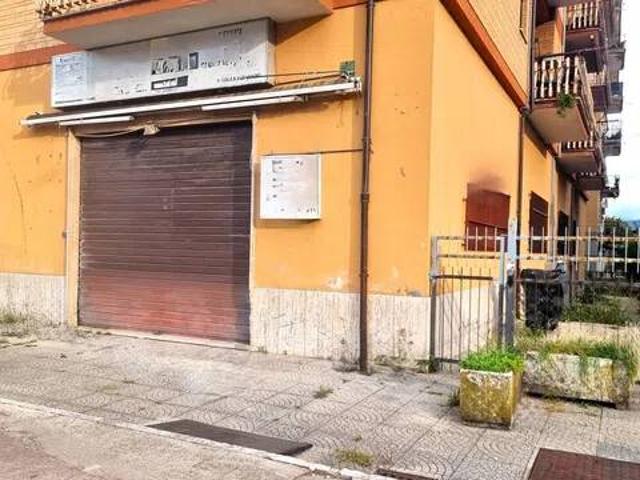 Locale Commerciale in affitto a Sora, Lazio