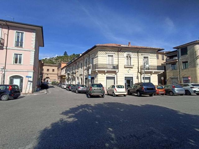 Locale Commerciale in affitto a Sora, Lazio