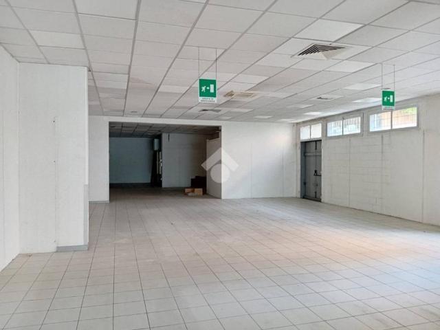 Locale Commerciale in affitto a Sorbolo Mezzani, Sorbolo