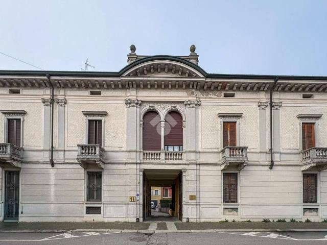 Locale Commerciale in affitto a Soresina, Lombardia