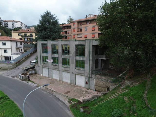 Locale Commerciale in affitto a Soriano Nel Cimino, Lazio