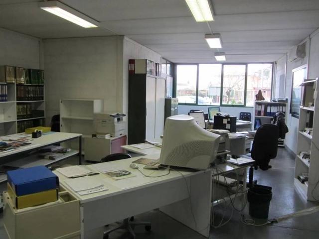 Locale Commerciale in affitto a Azzonica, Sorisole