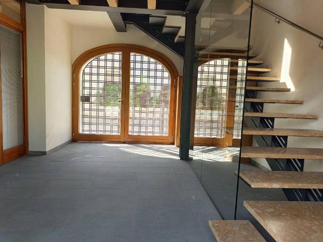 Locale Commerciale in affitto a Rossignago, Spinea