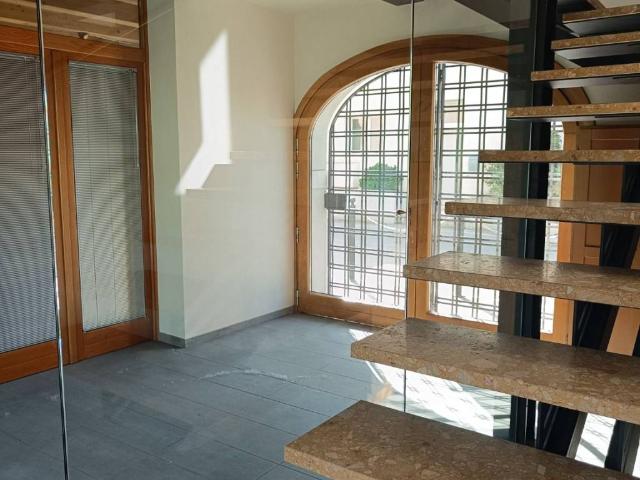 Locale Commerciale in affitto a Rossignago, Spinea
