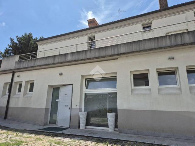 Locale Commerciale in affitto a Spinea, Veneto