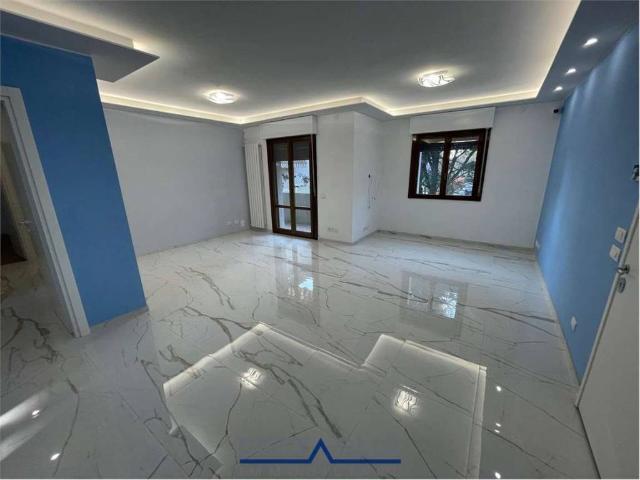 Locale Commerciale in affitto a Rossignago, Spinea