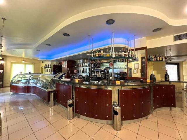 Locale Commerciale in affitto a Cortaccione, Spoleto