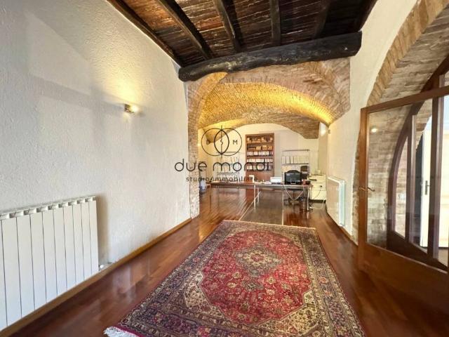 Locale Commerciale in affitto a Spoleto, Umbria