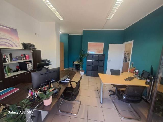 Locale Commerciale in affitto a Madonna di Lugo, Spoleto