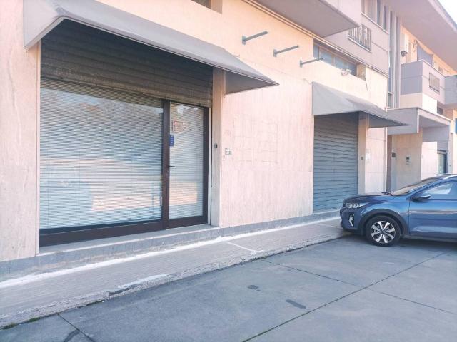 Locale Commerciale in affitto a Santa Teresa, Spoltore