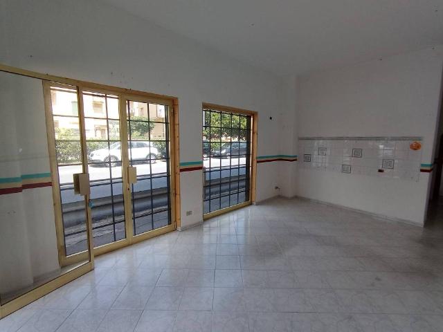 Locale Commerciale in affitto a Spotorno, Liguria
