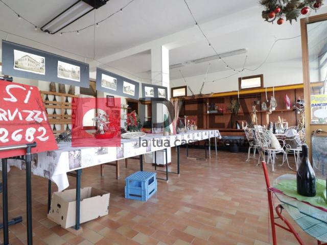 Locale Commerciale in affitto a Spresiano, Veneto
