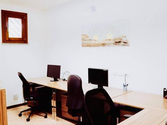 Locale Commerciale in affitto a Stezzano, Lombardia