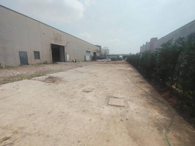 Locale Commerciale in affitto a Stezzano, Lombardia