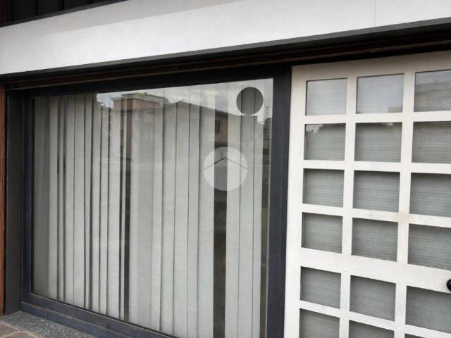 Locale Commerciale in affitto a Stezzano, Lombardia