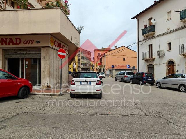 Locale Commerciale in affitto a Sulmona, L'Aquila