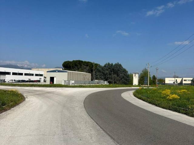 Locale Commerciale in affitto a Sulmona, Abruzzo