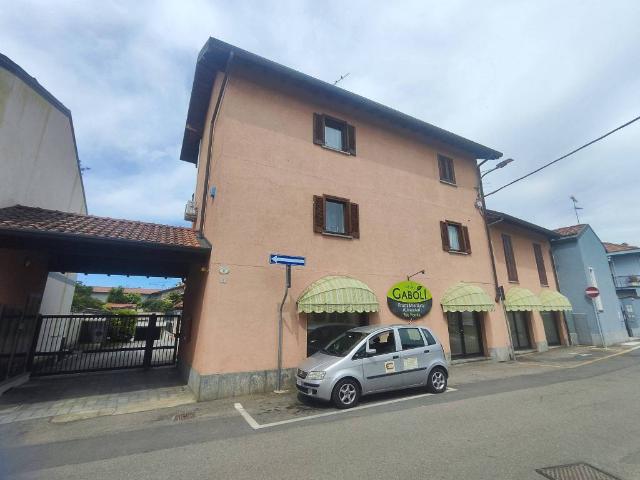Locale Commerciale in affitto a Piemonte, Novara