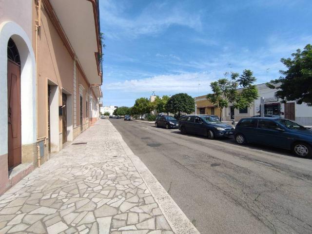 Locale Commerciale in affitto a Puglia, Lecce