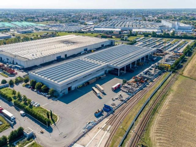 Locale Commerciale in affitto a Suzzara, Lombardia