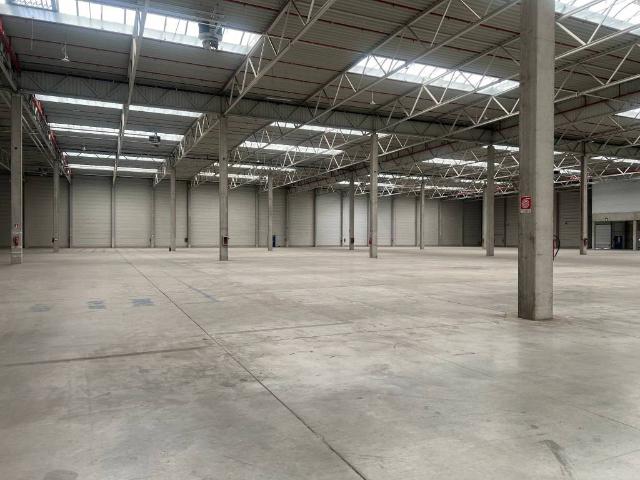 Locale Commerciale in affitto a Suzzara, Lombardia