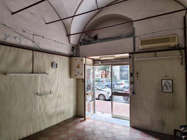 Locale Commerciale in affitto a Puglia, Taranto