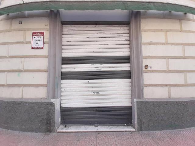 Locale Commerciale in affitto a Puglia, Taranto