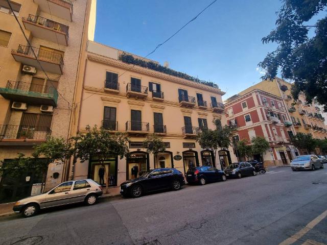 Locale Commerciale in affitto a Puglia, Taranto